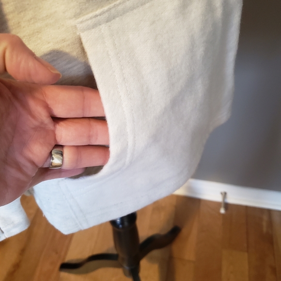 NWT - Women's Minnesota Vikings hoodie Size S - Picture 6 of 15